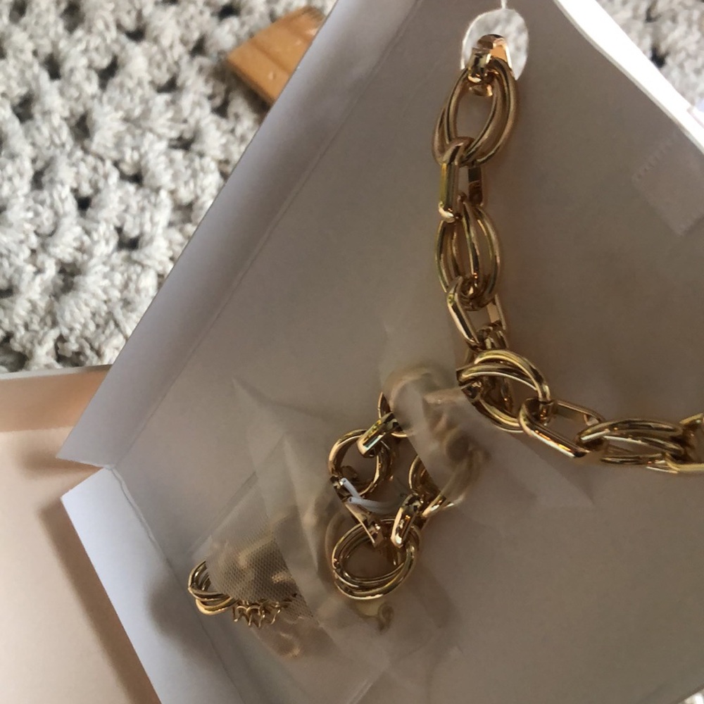 Camila Coelho Shiny Gold Star Chain Necklace - Picture 5 of 7